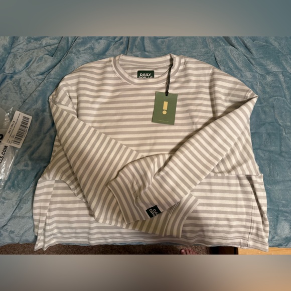 DAILY DRILLS LONG SLEEVE STRIPED TOP !!! - Picture 3 of 3
